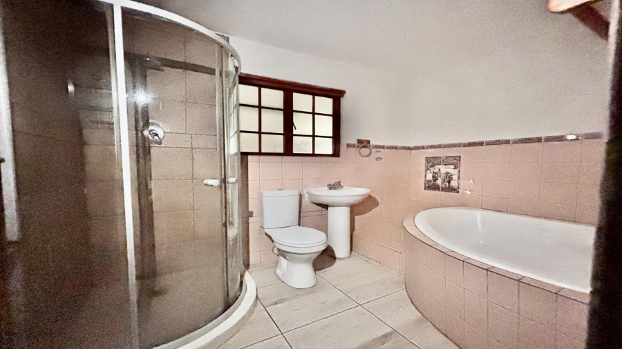 5 Bedroom Property for Sale in Melodie North West